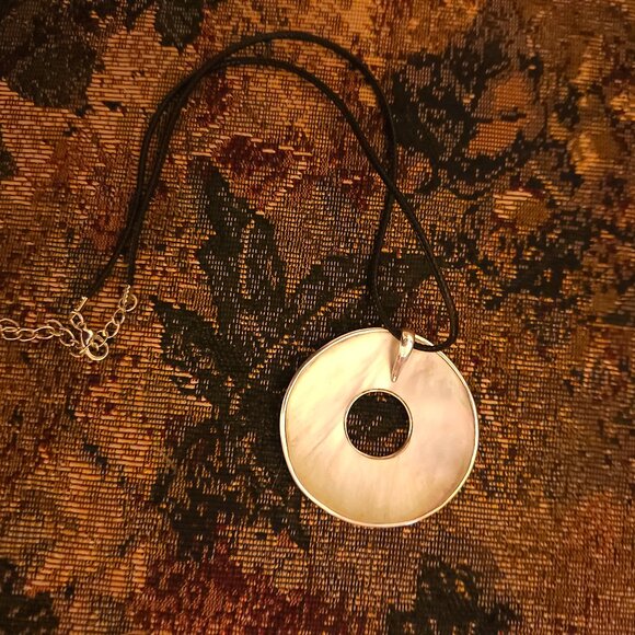 Abalone shell pendant, silver setting, wire work, vintage, artisan handmade - Picture 6 of 7